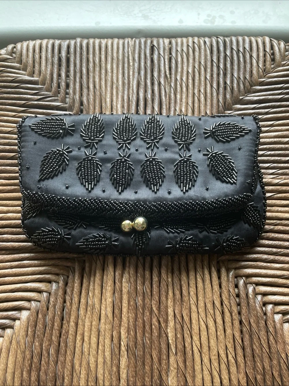 Vintage Black Hand Beaded Hong Kong Purse Clutch Ball Kiss Clasp